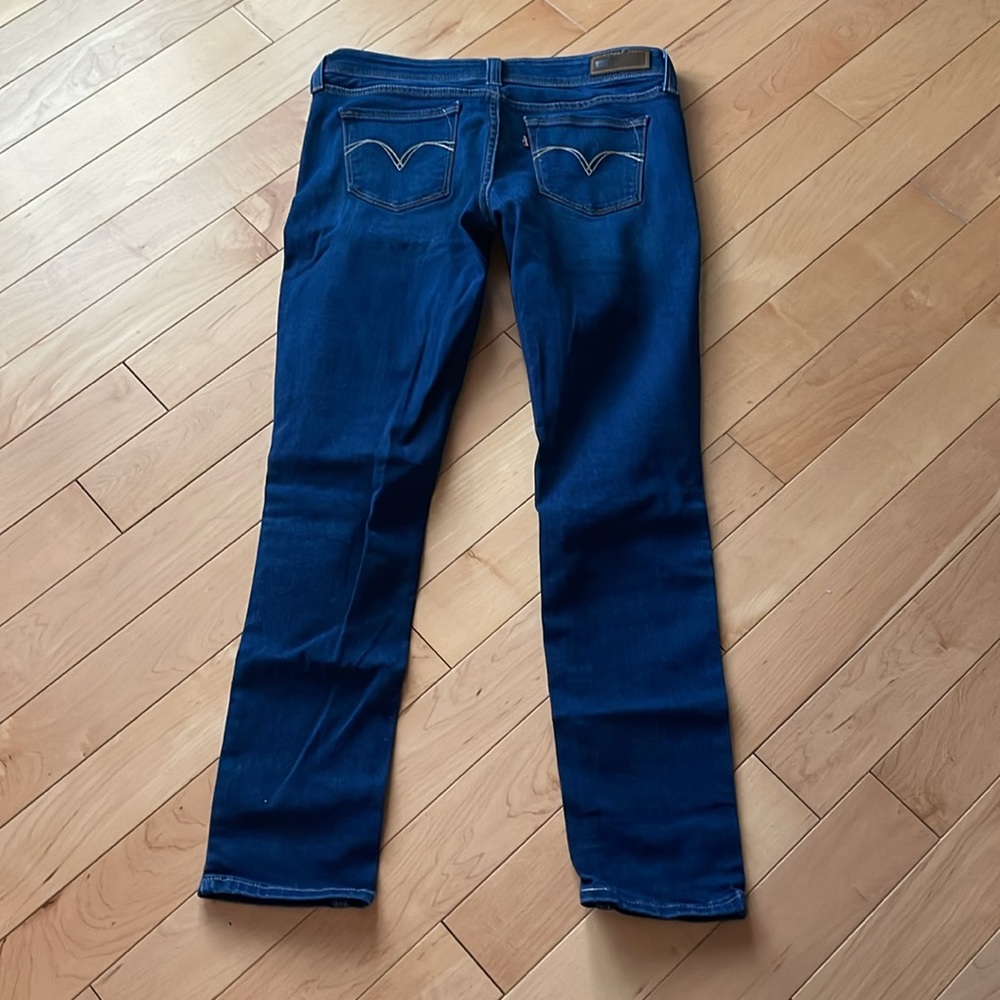 Levis Jeans - Picture 2 of 4